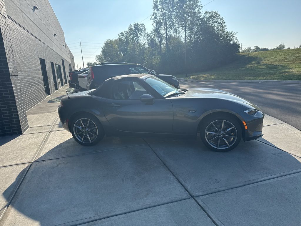 2021 Mazda MX-5 Miata Miata Grand Touring photo 4