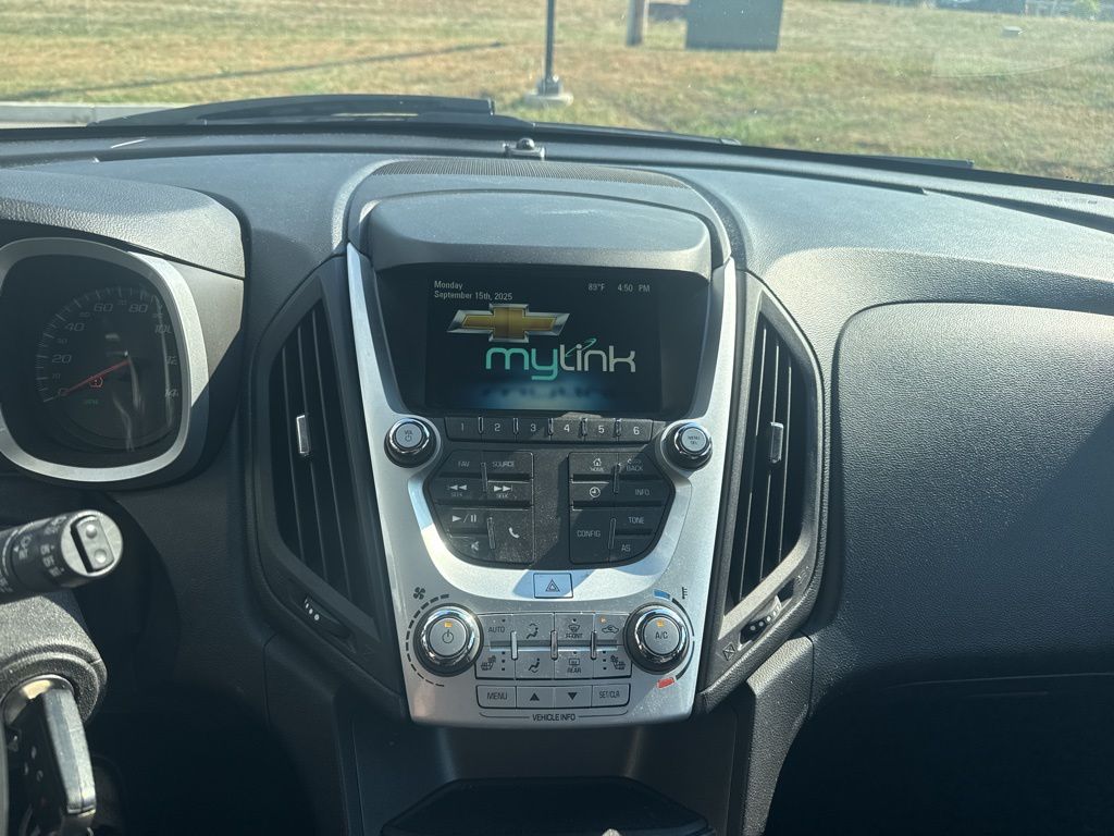 2016 Chevrolet Equinox LT photo 4