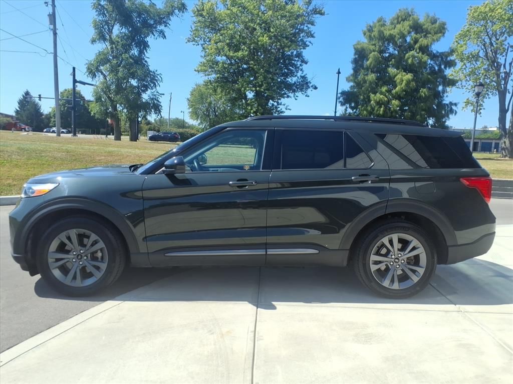 2023 Ford Explorer XLT photo 4