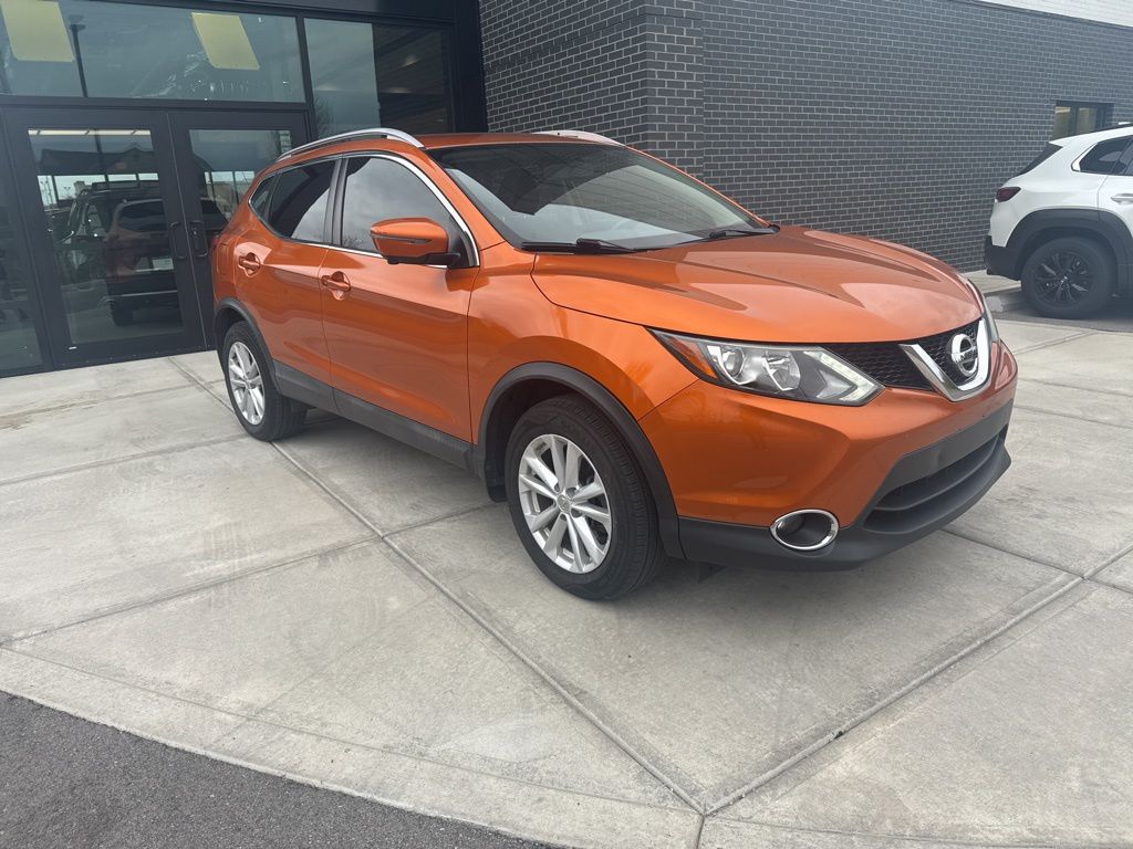 2017 Nissan Rogue Sport SV photo 2