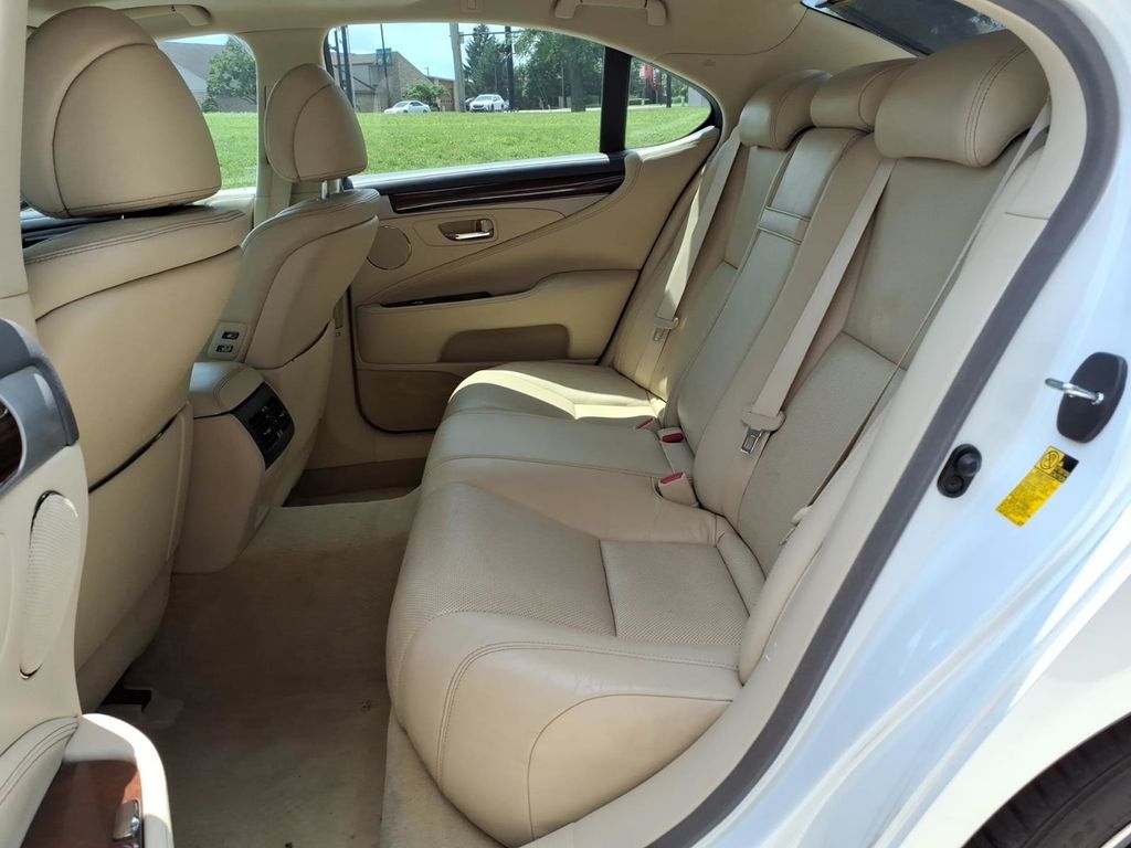 2014 Lexus LS Base - Photo 25
