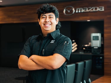 Staff member Saul Valadez from ID_5b943e77074a
