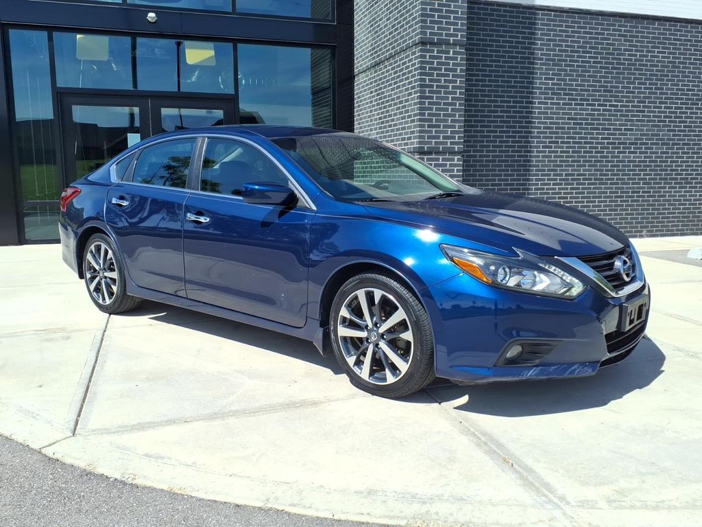2017 Nissan Altima 2.5 SR's photo