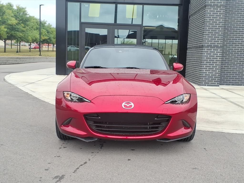 2023 Mazda MX-5 Miata Miata Grand Touring photo 2