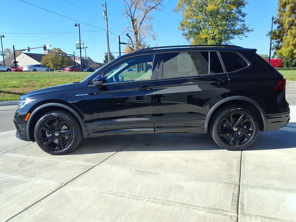 Used 2024 Volkswagen Tiguan 2.0T SE R-Line Black SUV