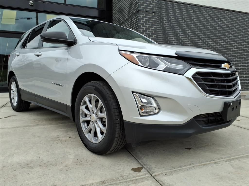 2021 Chevrolet Equinox LS's photo