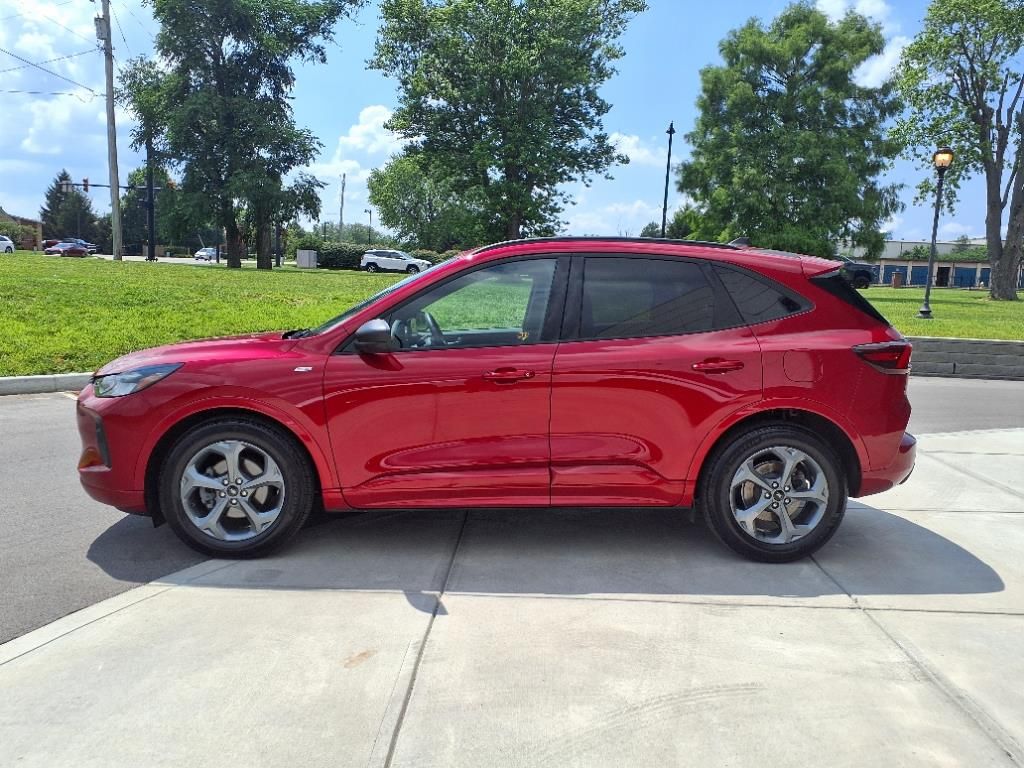 2023 Ford Escape ST-Line photo 3