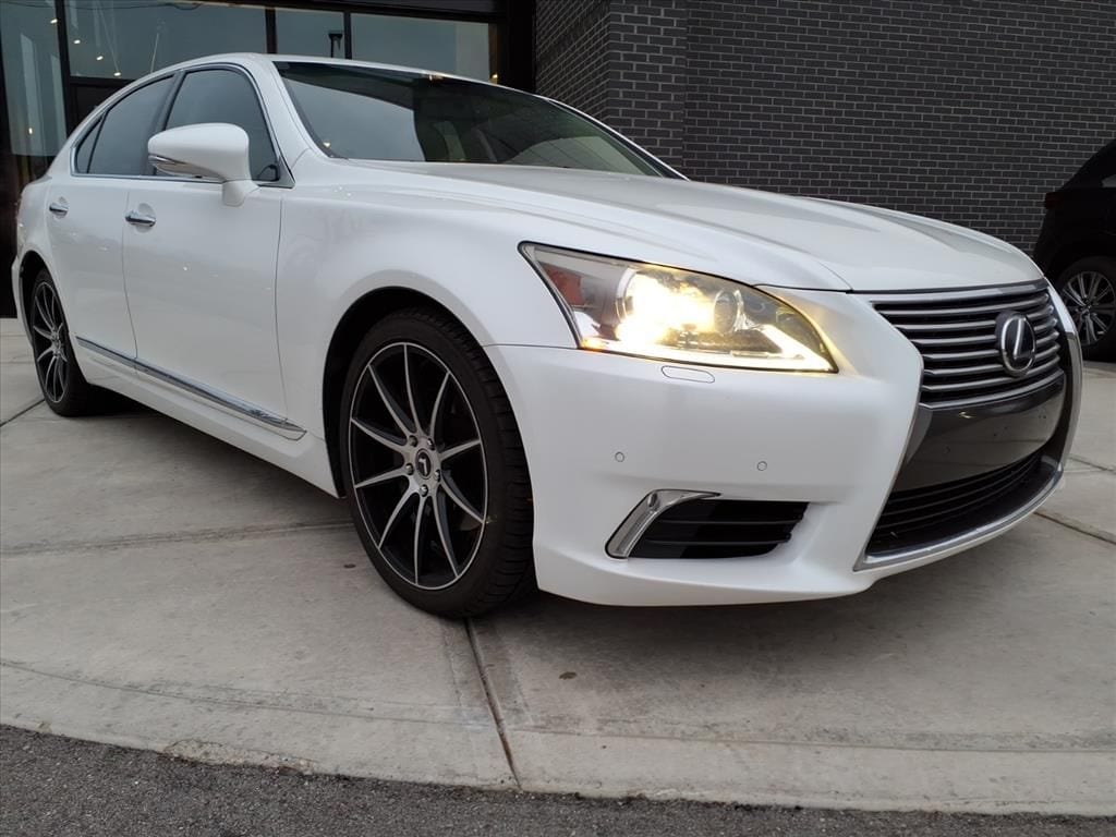 2014 Lexus LS Base's photo