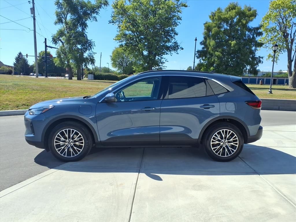 2023 Ford Escape photo 4