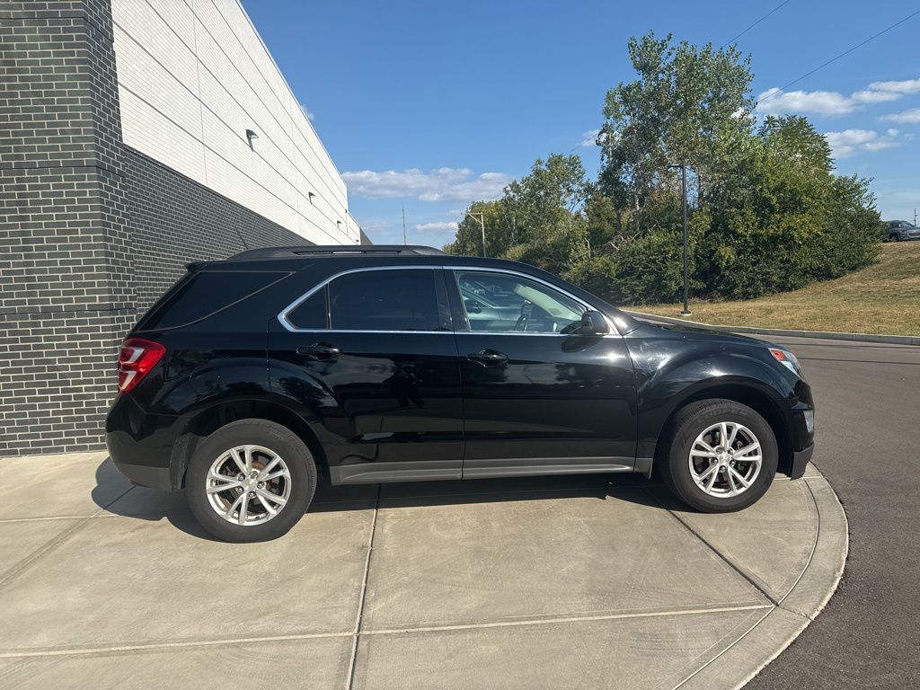 2016 Chevrolet Equinox LT photo 3