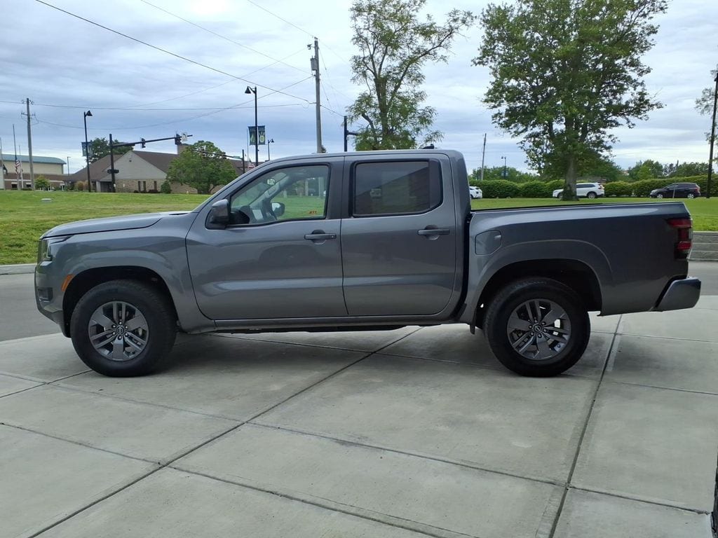 Used 2025 Nissan Frontier SV Truck Crew Cab