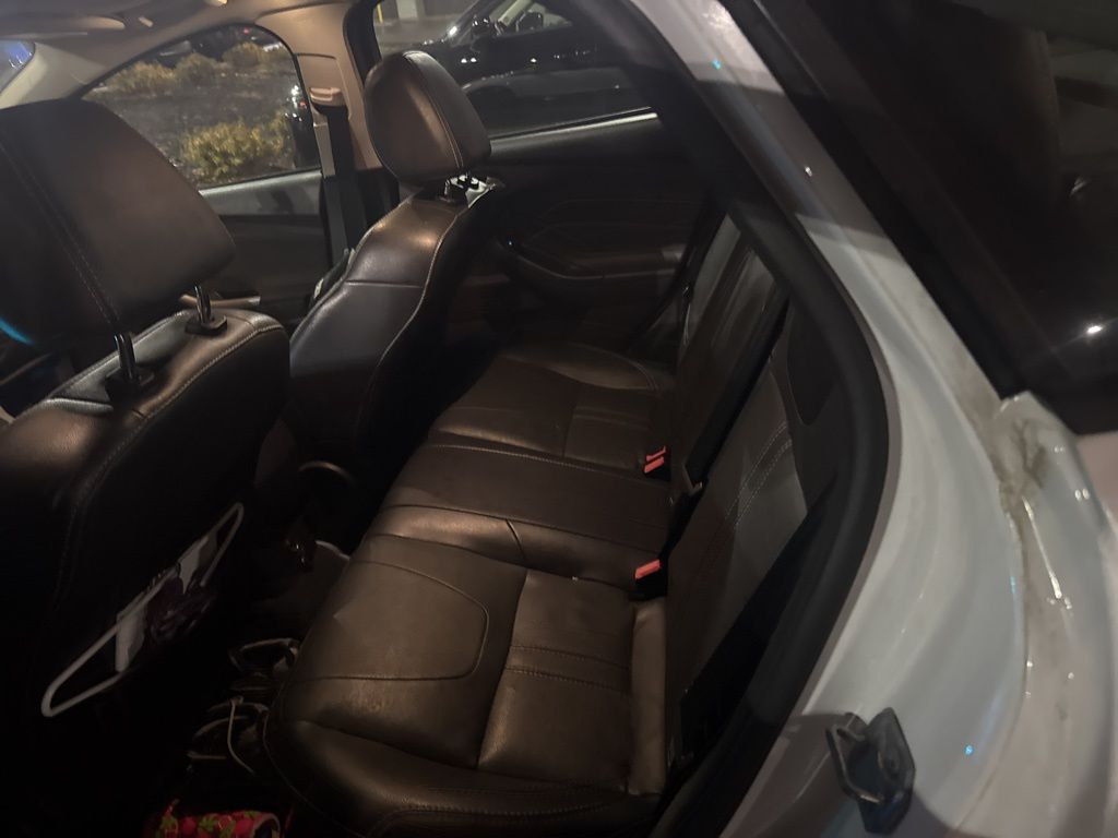 2014 Ford Focus SE photo 3