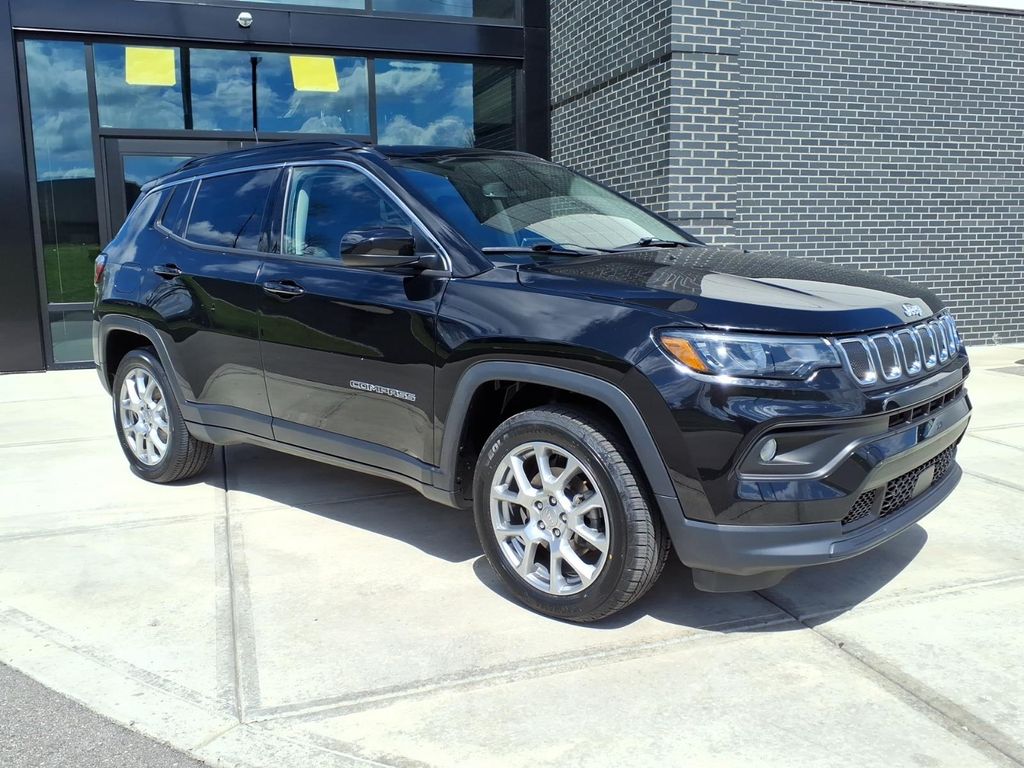 2022 Jeep Compass Latitude Lux