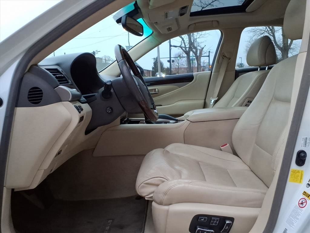2014 Lexus LS Base - Photo 13