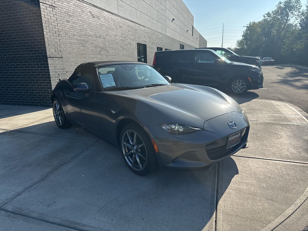 2021 Mazda MX-5 Miata Miata Grand Touring photo 3