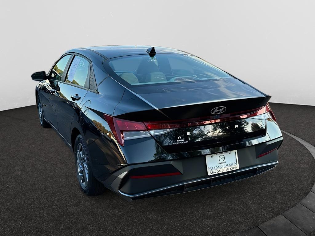 Used 2024 Hyundai Elantra SEL Sedan