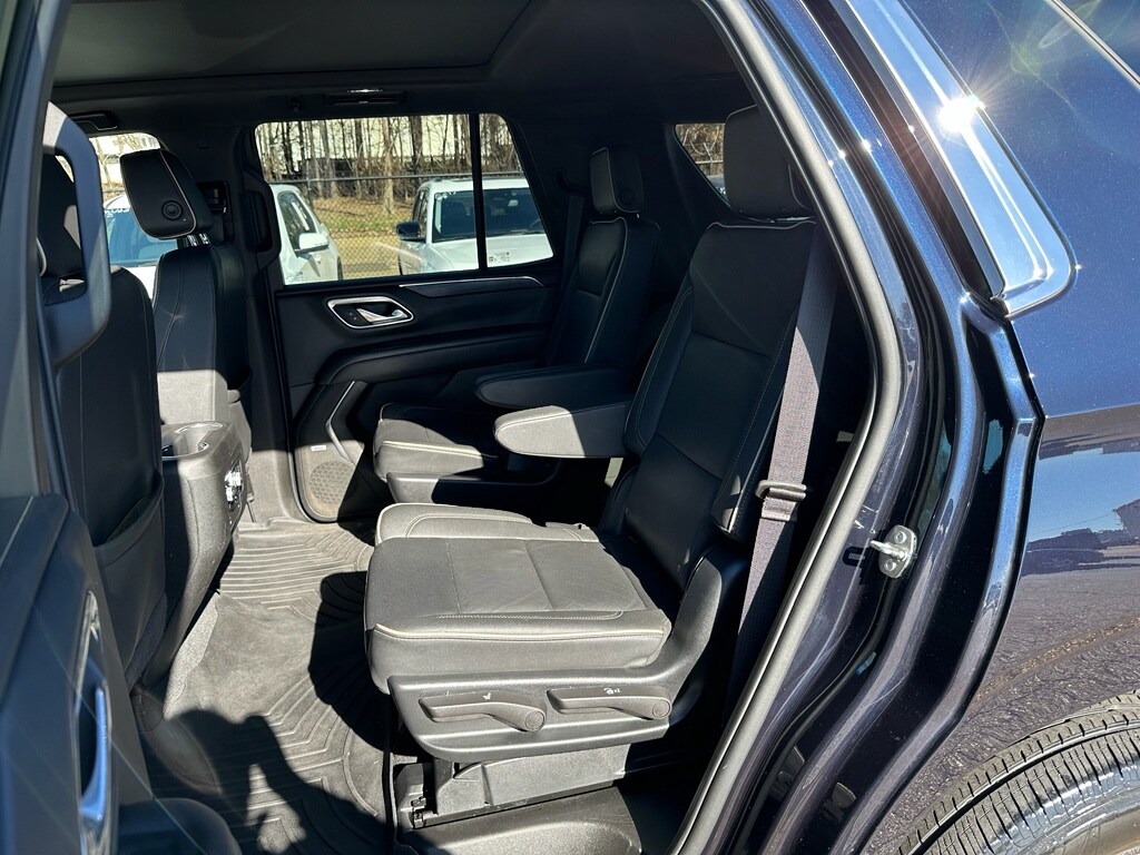 2023 GMC Yukon SLT - Photo 9