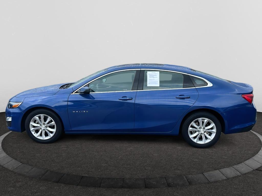 2023 Chevrolet Malibu 1LT photo 2