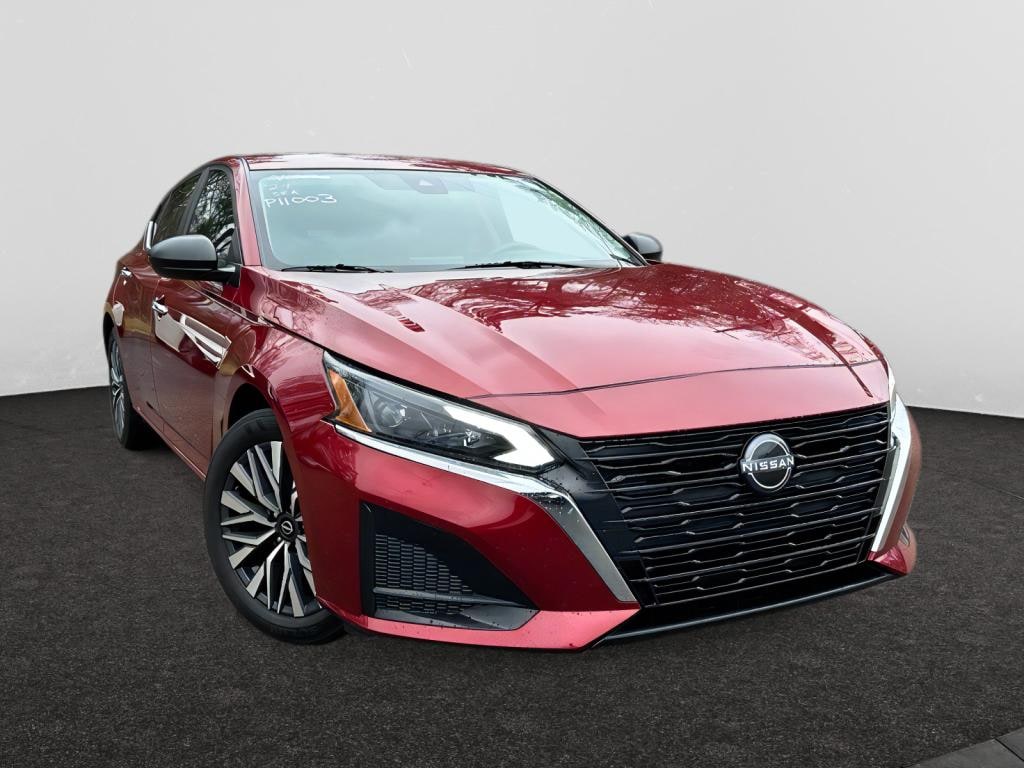 Used 2024 Nissan Altima 2.5 SV Sedan