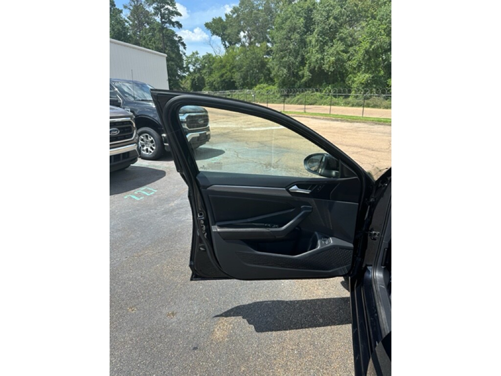 2024 Volkswagen Jetta 1.5T SE photo 4