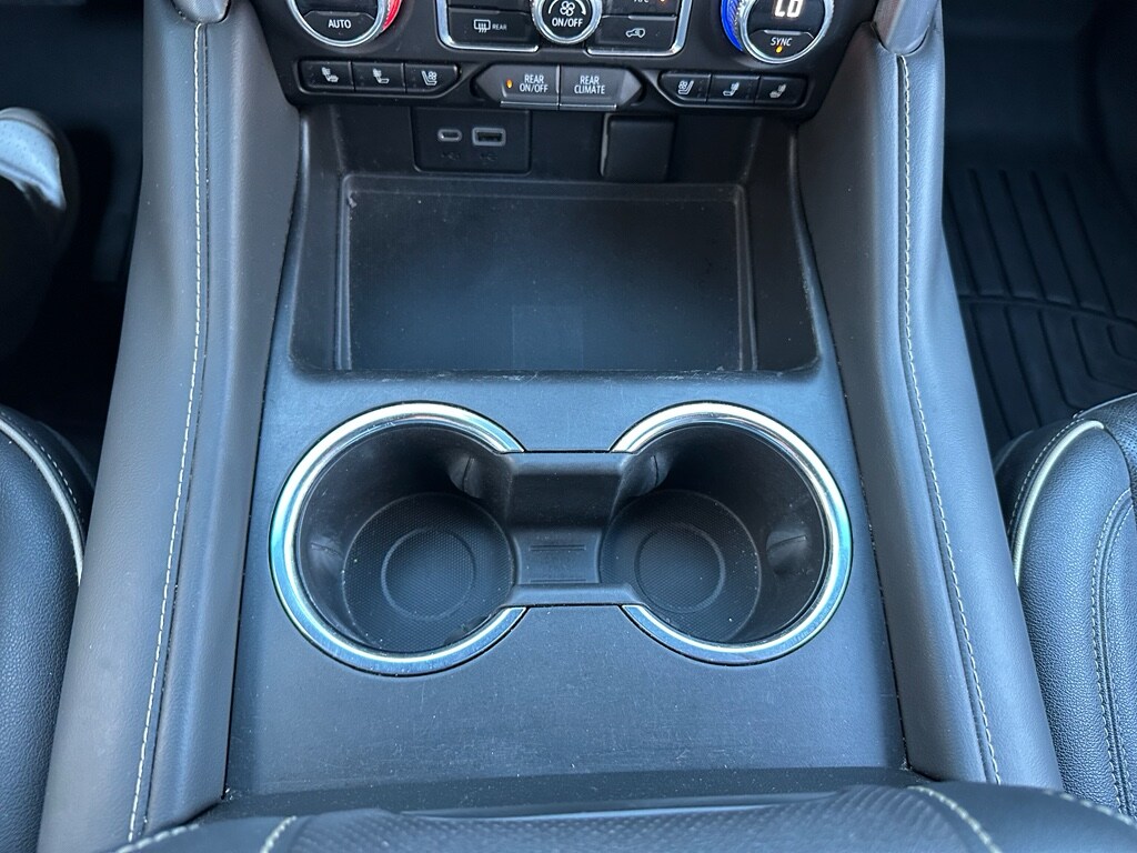 2023 GMC Yukon SLT - Photo 18