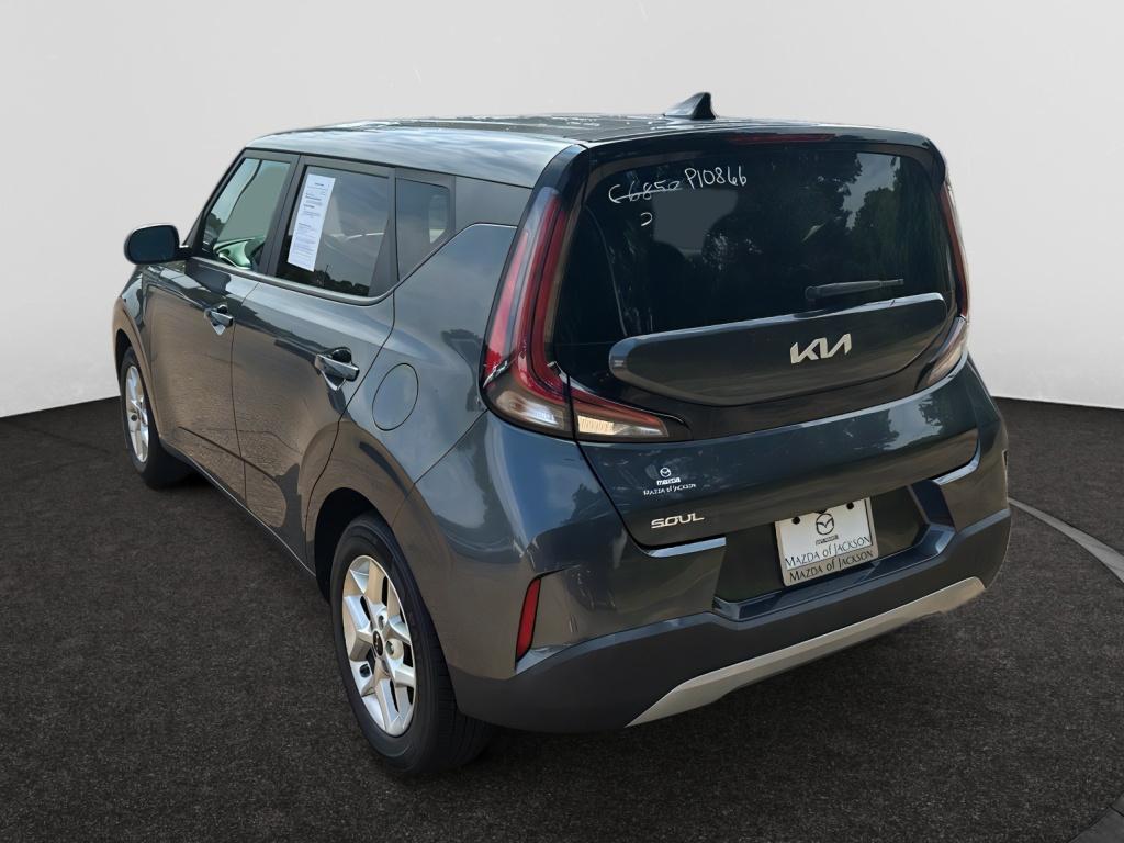 2023 Kia Soul LX photo 3
