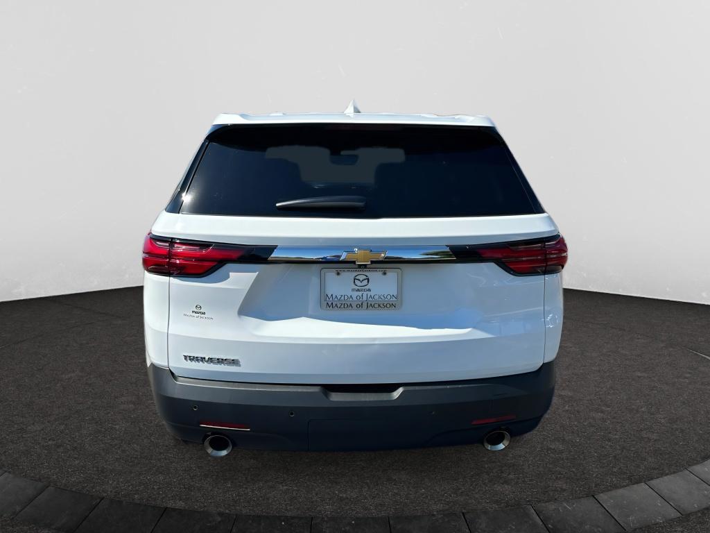 2022 Chevrolet Traverse LS photo 3