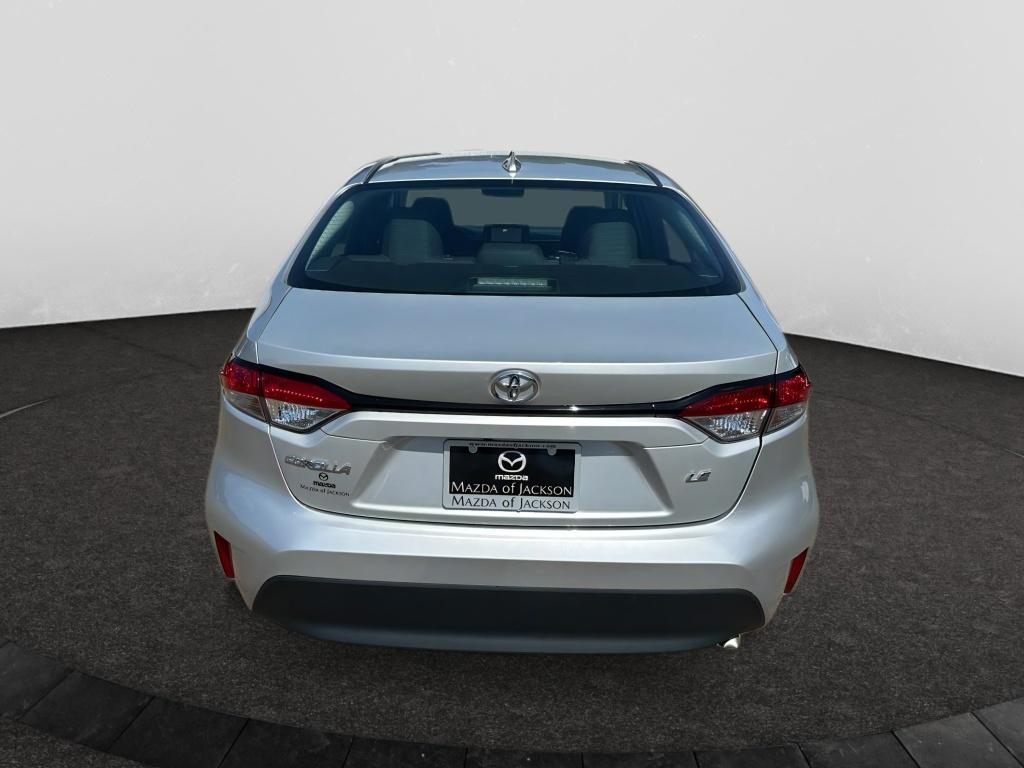 2024 Toyota Corolla LE photo 4