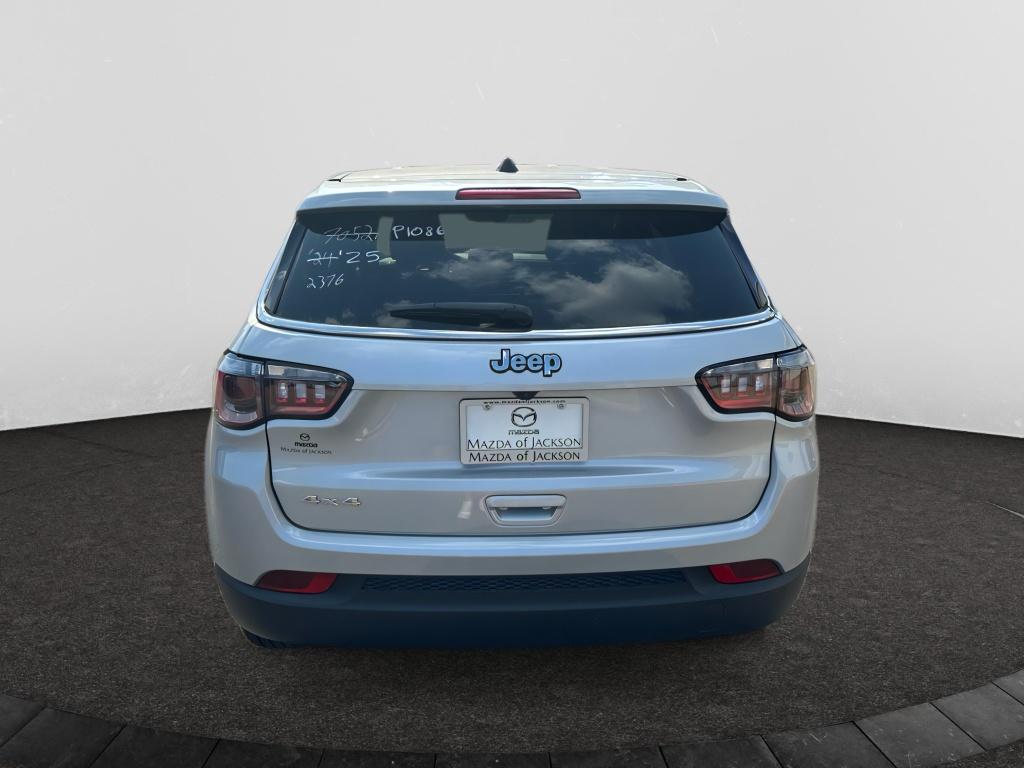 2025 Jeep Compass Sport photo 4
