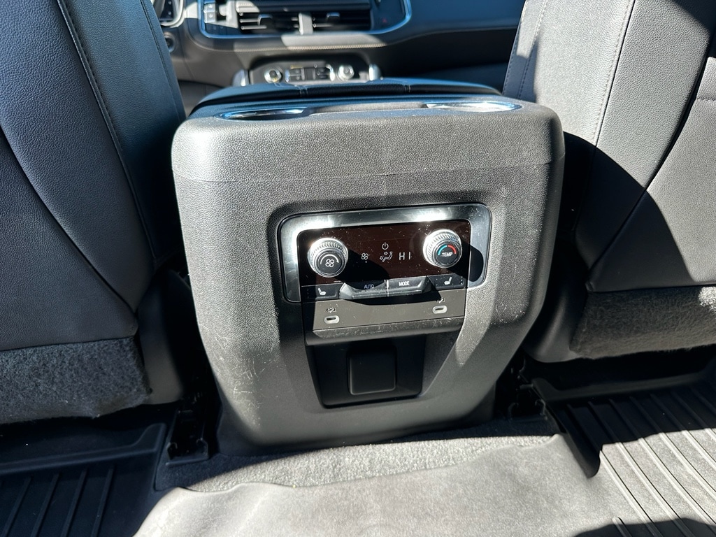 2023 GMC Yukon SLT - Photo 11