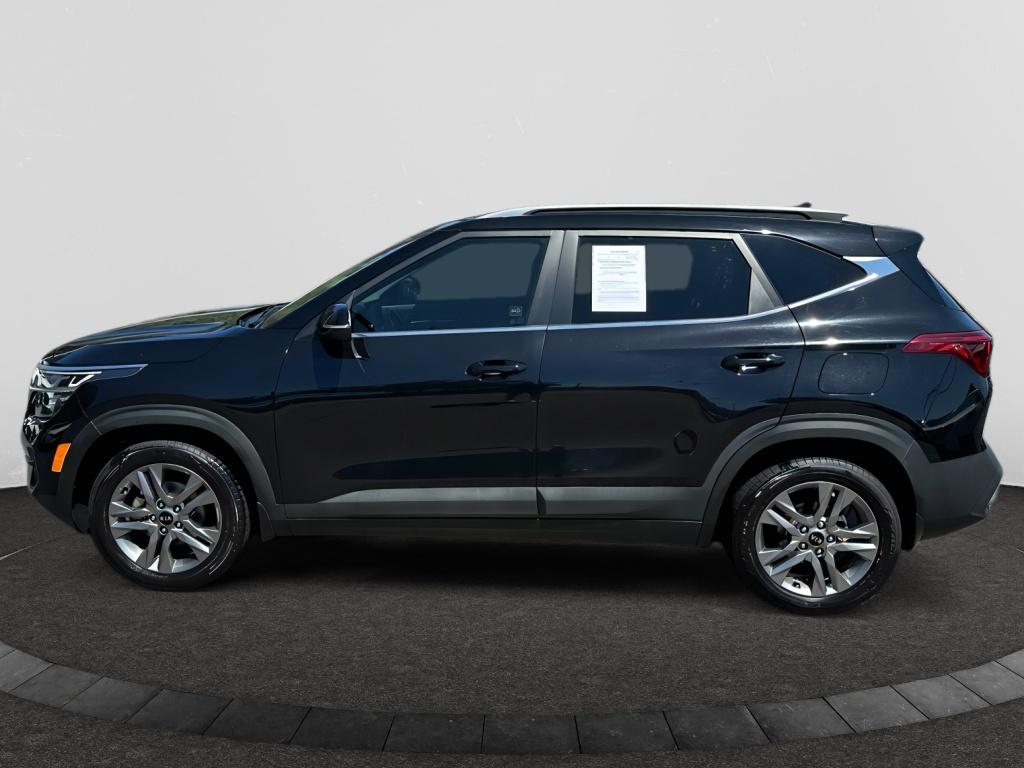 2021 Kia Seltos S photo 2