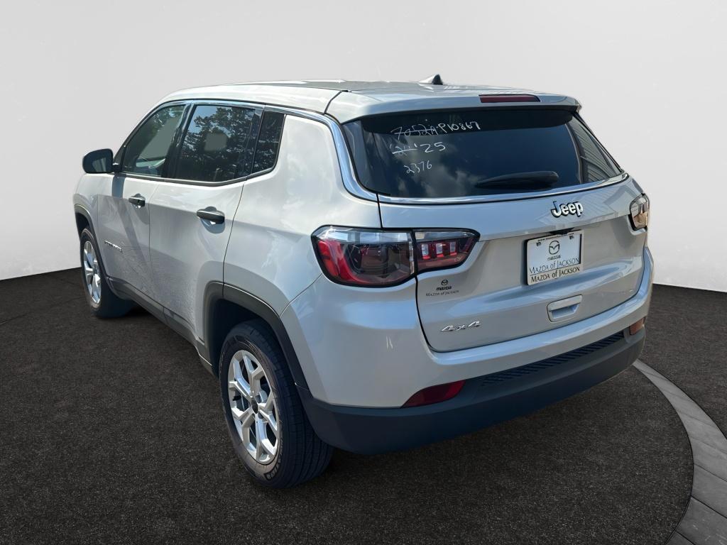 2025 Jeep Compass Sport photo 3