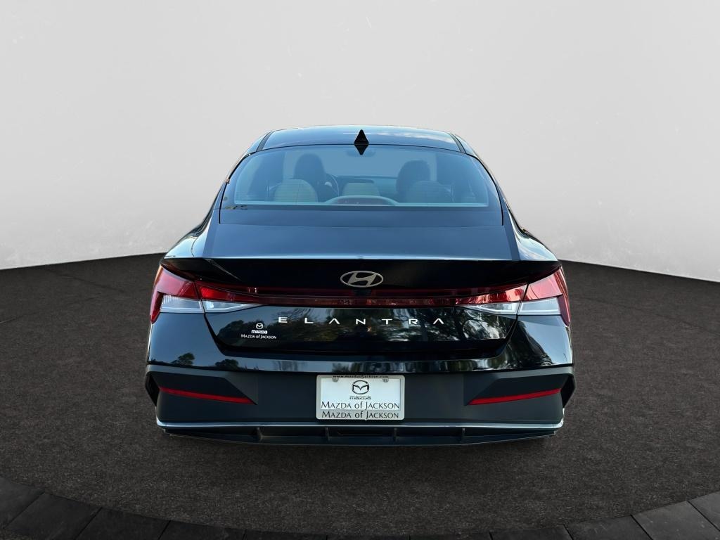 Used 2024 Hyundai Elantra SEL Sedan