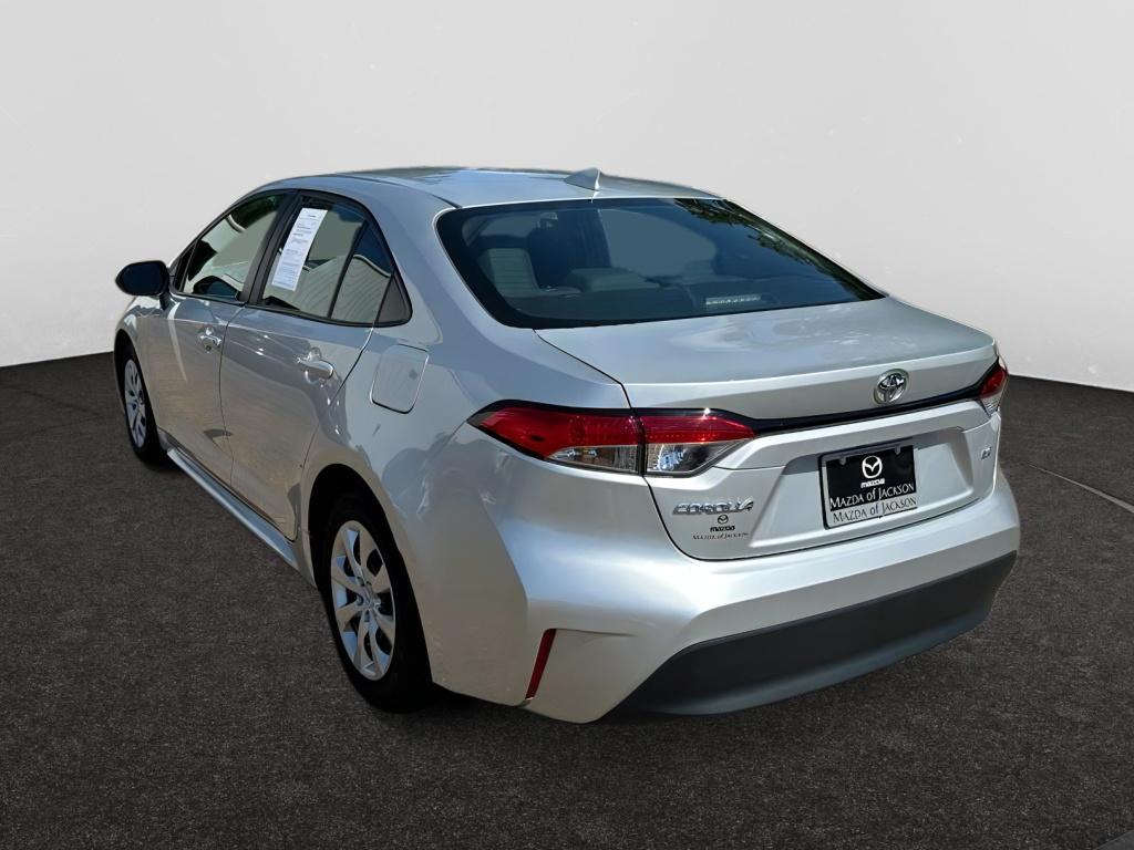 2024 Toyota Corolla LE photo 3