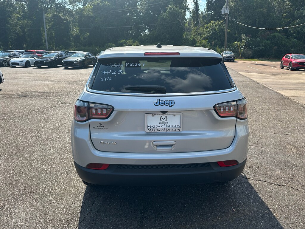 2025 Jeep Compass Sport photo 4
