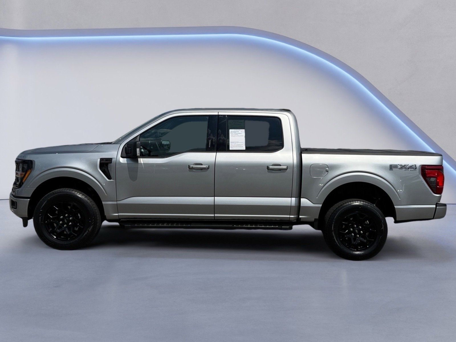 2024 Ford F-150 XLT photo 2