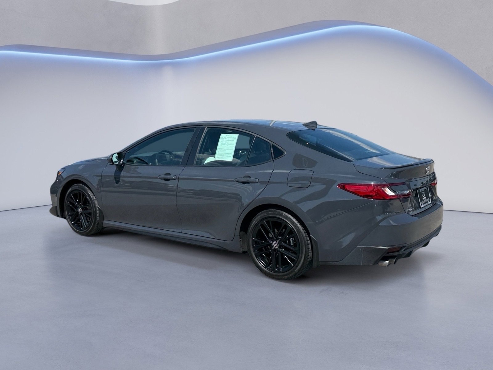 2025 Toyota Camry SE photo 3