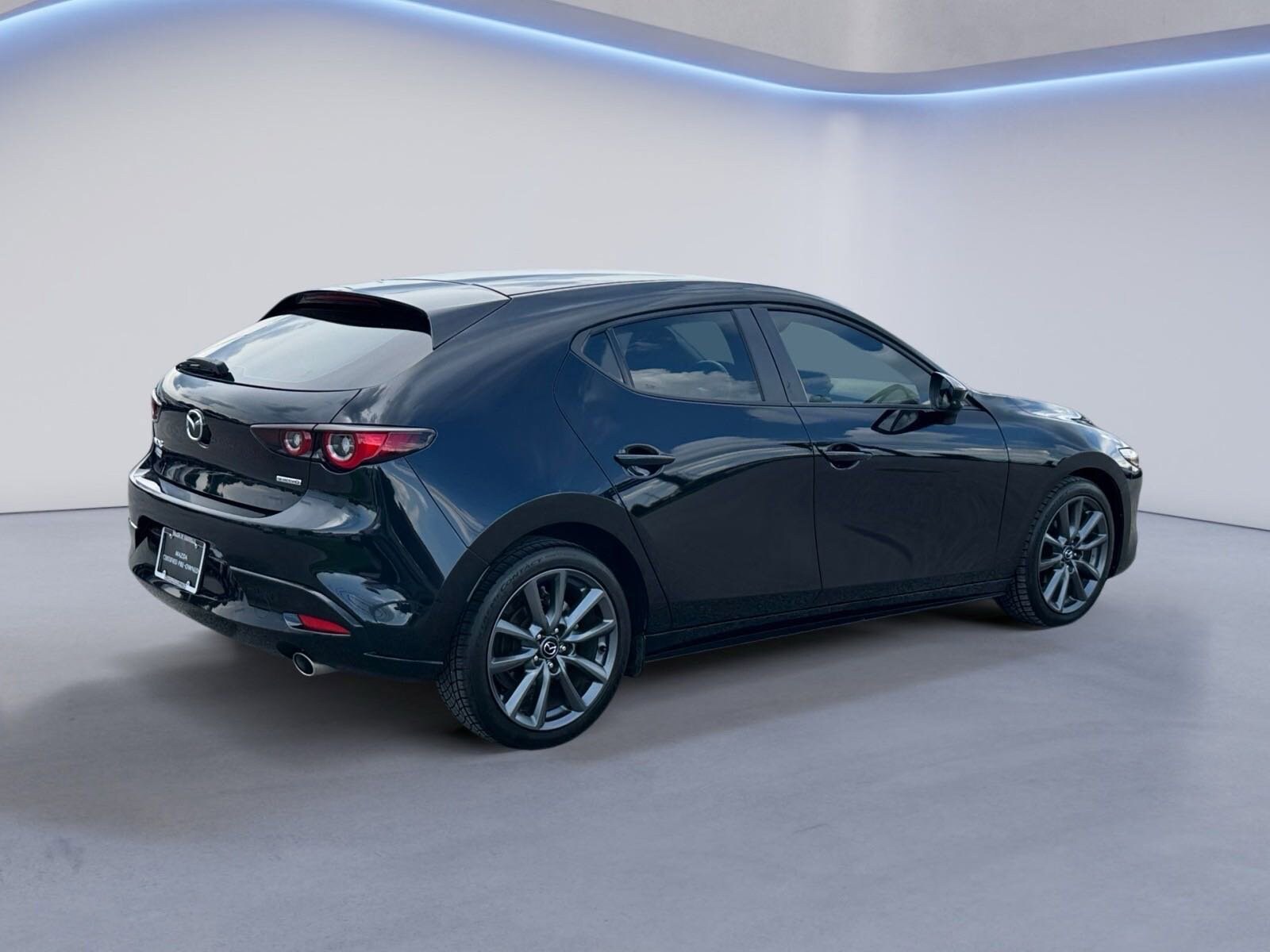 2022 Mazda Mazda3 Hatchback Select photo 3