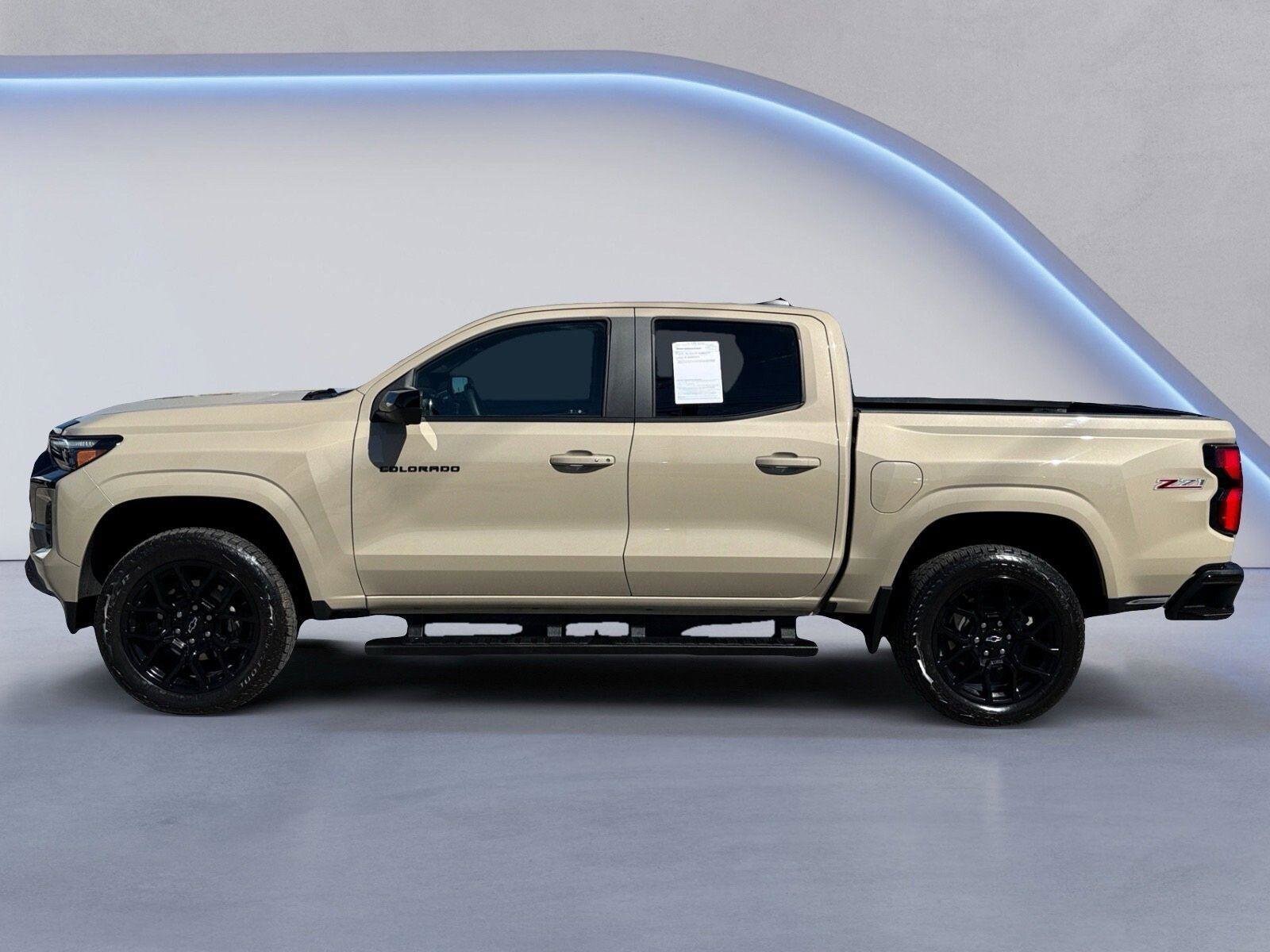 2024 Chevrolet Colorado Z71 photo 2