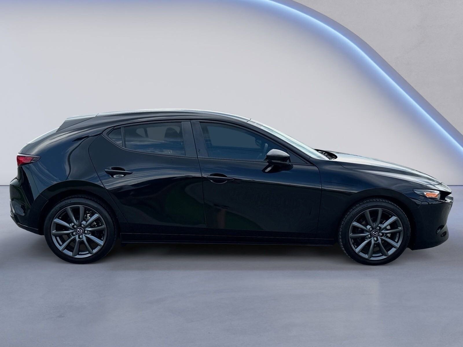 2022 Mazda Mazda3 Hatchback Select photo 2