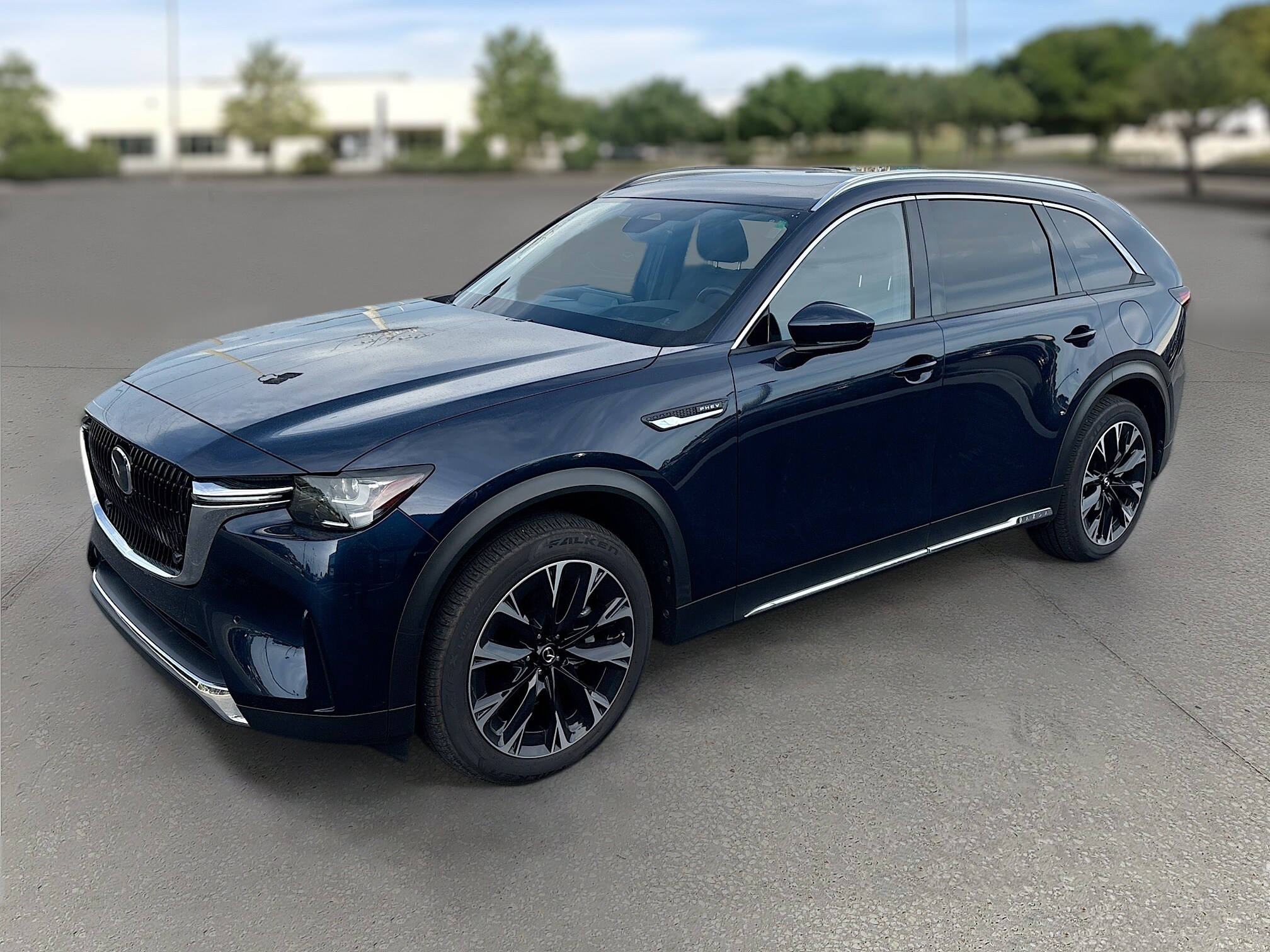 2024 Mazda CX-90 Plug-in Hybrid Premium Plus photo 2