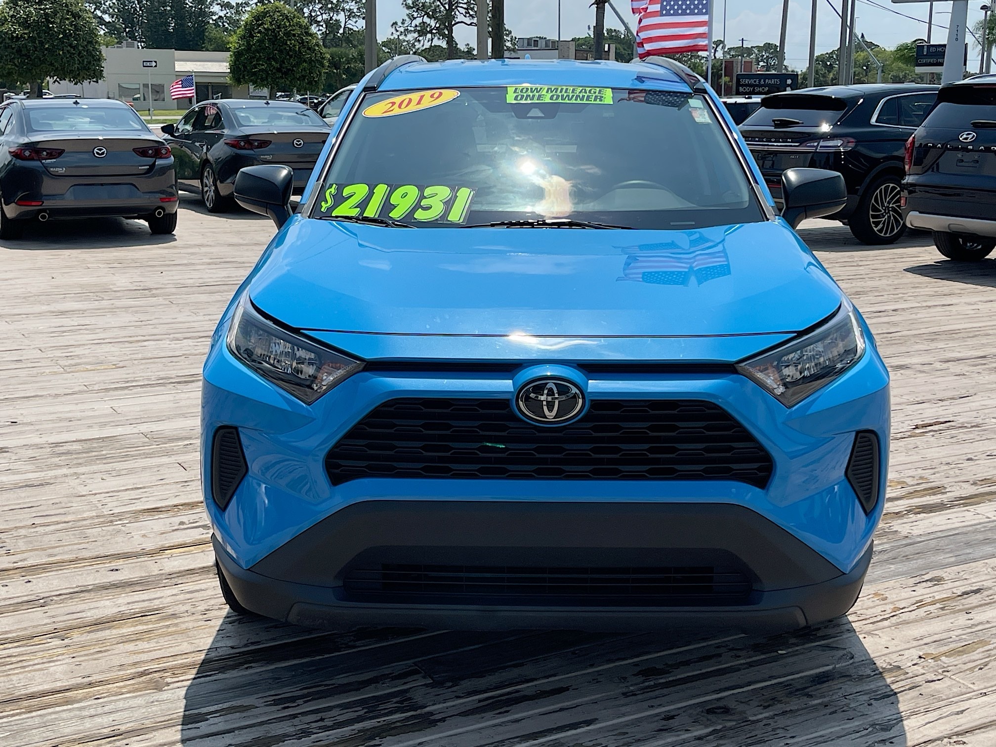 Used 2019 Toyota RAV4 LE with VIN 2T3H1RFV5KW040984 for sale in Sarasota, FL