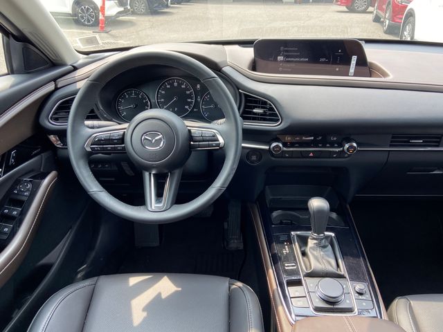 2025 Mazda CX-30 Premium - Photo 11