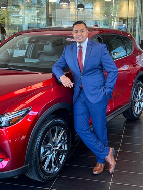 Staff member Kevin Persaud from ID_155c4bb46268