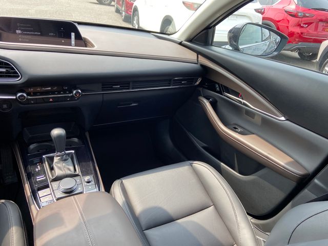 2025 Mazda CX-30 Premium - Photo 13