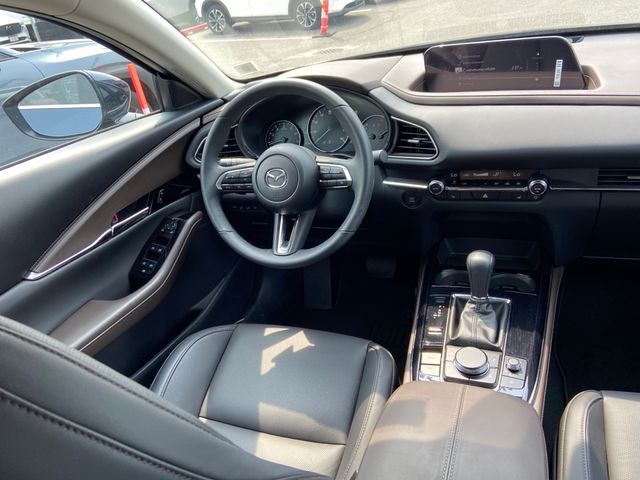 2025 Mazda CX-30 Premium - Photo 12