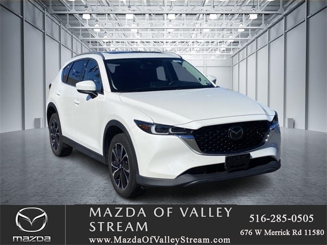 2022 Mazda CX-5 S Premium package's photo
