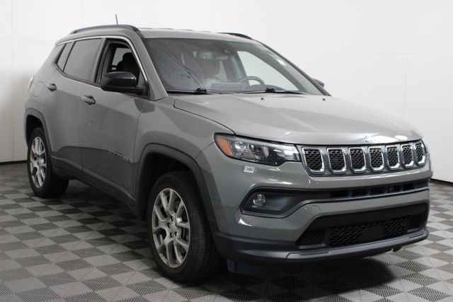 2023 Jeep Compass Latitude Lux SUV
