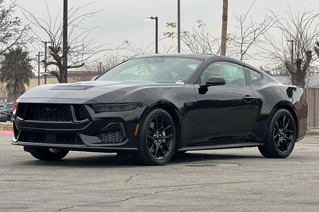 2025 Ford Mustang GT Premium photo 3