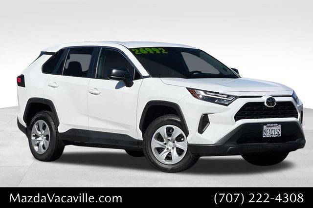 2023 Toyota RAV4 LE's photo